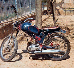 1973 mayo kim 061  La primera moto de Joaquim Suñol: Derbi 49cc (regalada por Enrique Carreras) 1973 - La Garriga del Valles (Barcelona) : derbi, joaquim suñol, la garriga, 1973